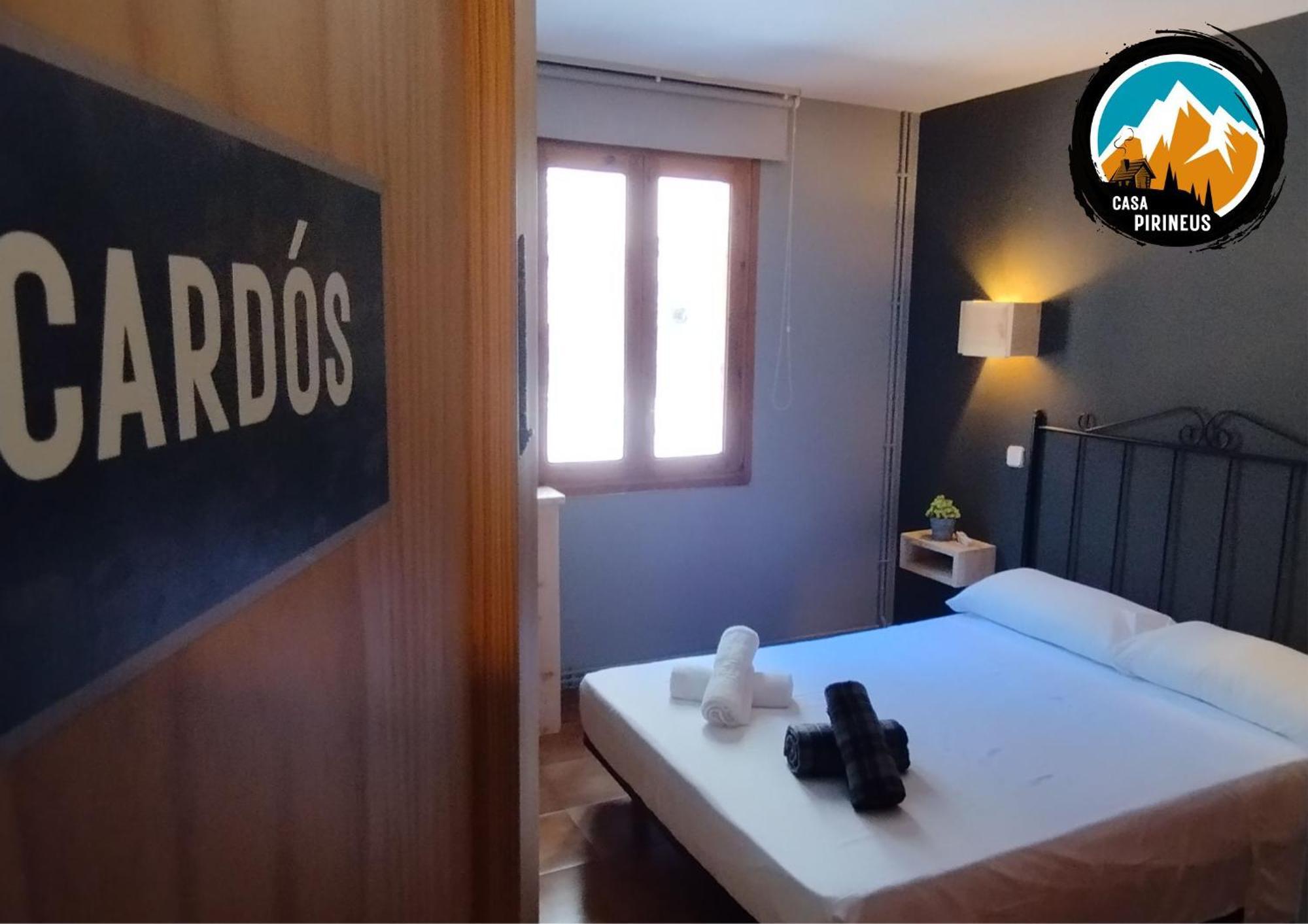 Hostal Casa Pirineus & Deportes De Aventura Baro  Bagian luar foto